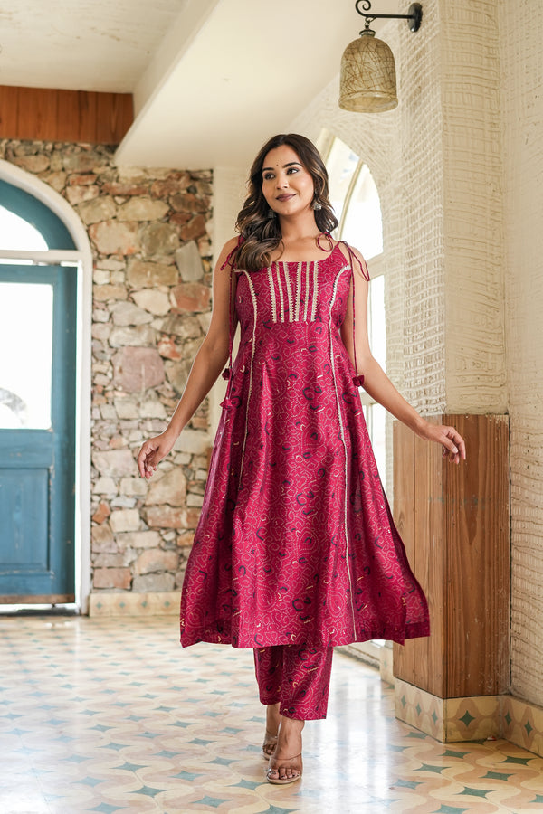 Bandhani Foil Printed Sleeveless Suit Set