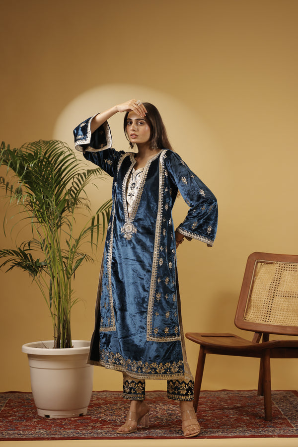 3-Piece Long Kurta Set in Viscose Velvet with Mirror & Zari Work